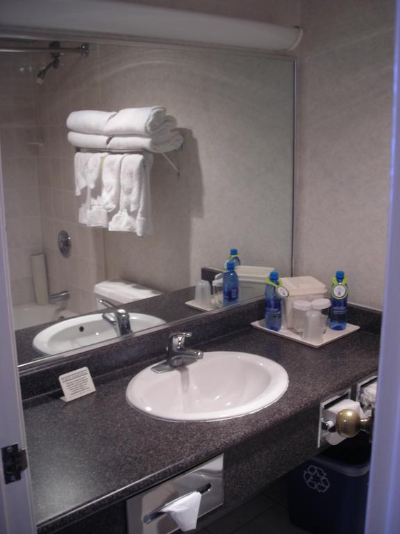 Quality Hotel Downtown-Inn At False Creek Vancouver Rom bilde